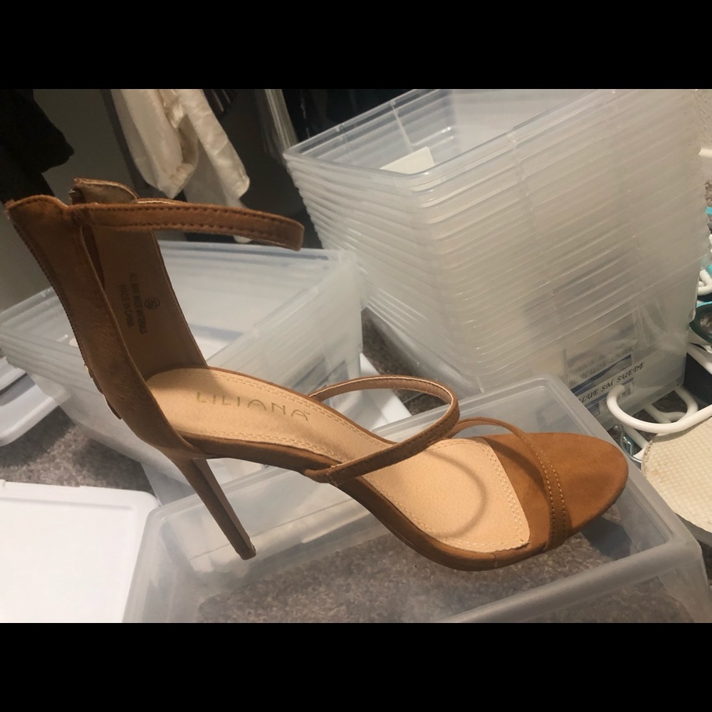 Liliana suede Strap sandal